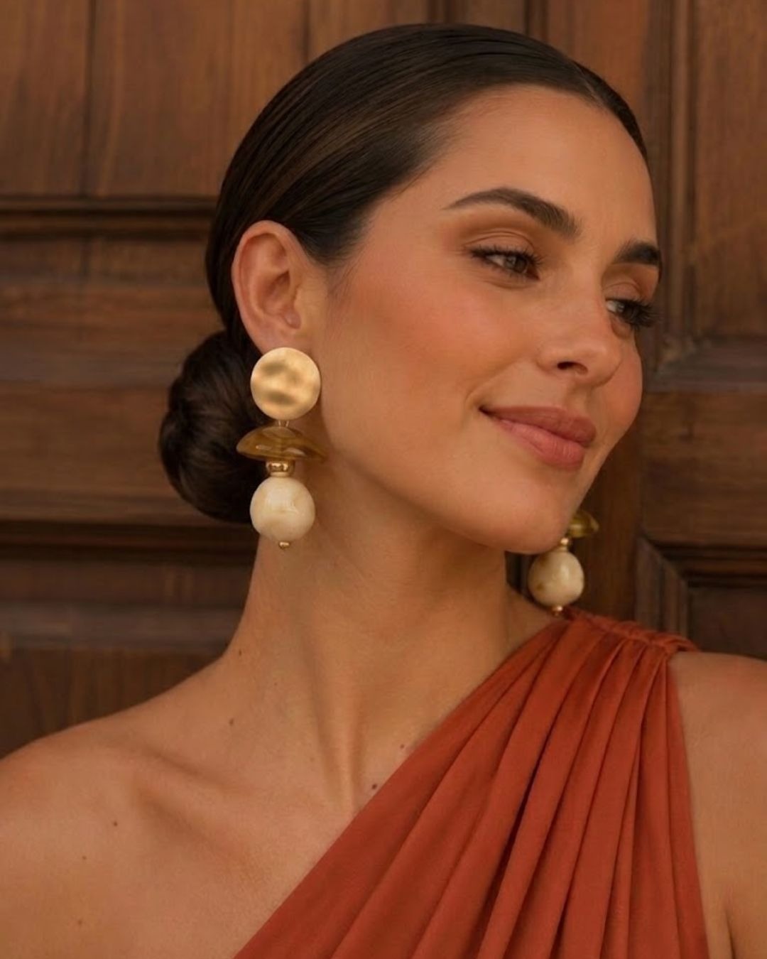 Pendientes Abalorios Dorados, Ocre y Beige